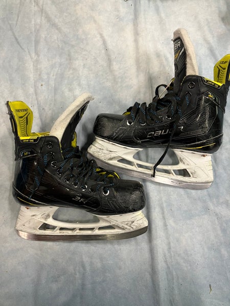 Intermediate Bauer Supreme M4 Hockey Skates Size 6 Fit 2 (Used)