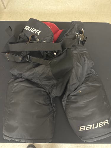 Medium Senior Bauer X60 Hockey Pants (Used)