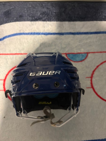 Medium Bauer Re-Akt 150 Helmet (Used)