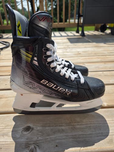 Bauer Vapor Hyperlite 2 Hockey Skates 7 (Used)