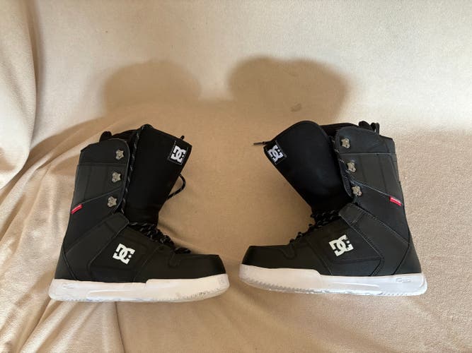 Size M 10.0 (W 11.0) DC Fourth 2020 Snowboard Boots (Used)