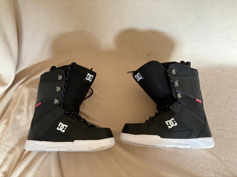 Size M 10.0 (W 11.0) DC Fourth 2020 Snowboard Boots (Used)