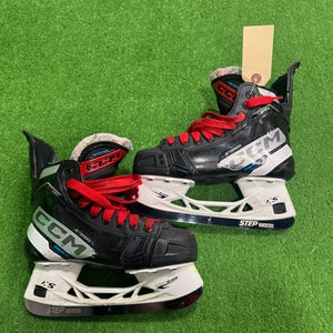 Junior CCM Jetspeed FT680 Hockey Skates Regular Width Size 3.5 (Used)
