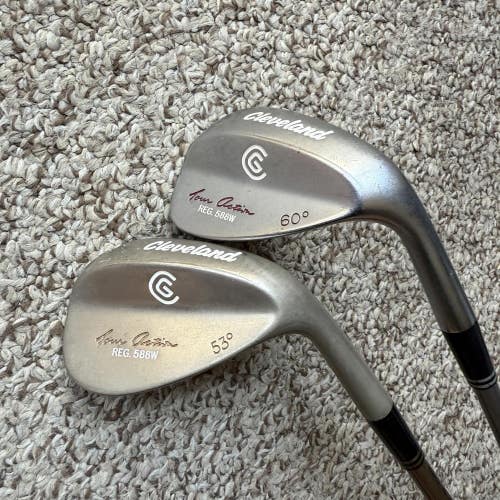 Womens Cleveland Tour Action RH Golf Club 53 Sand and 60 Lob Wedge Set Ladies