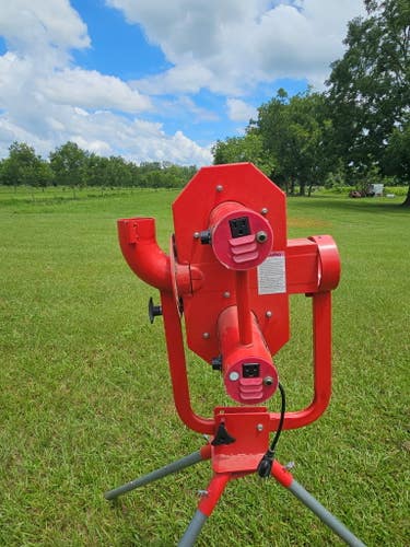 Heater sports Deuce 75 pitching machine