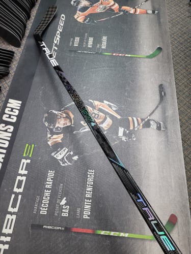 P92M | 110 Flex NEW! Senior True Hzrdus 9x4 Right Handed Hockey Stick P92M Pro Stock