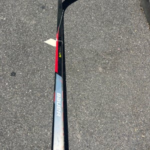 Youth Bauer Vapor Hyperlite Hockey Stick Left Hand (Used)