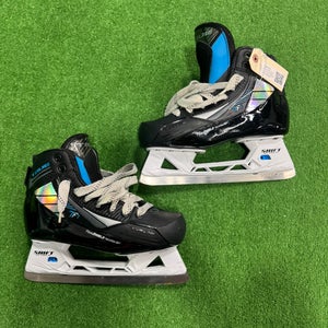 Intermediate True TF7 Hockey Goalie Skates Regular Width Size 5.5 (Used)