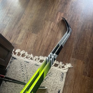 Senior Warrior Alpha LX2 Right Handed Hockey Stick W03 (Used)