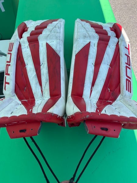 Red 31" Intermediate True Catalyst 7X3 Goalie Leg Pads (Used)