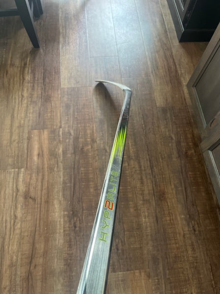 Senior Bauer Hyperlite 2 Right Handed Hockey Stick P88 (Used)
