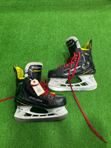 Senior Bauer Supreme M4 Hockey Skates 7.5 Fit 2 (Used)