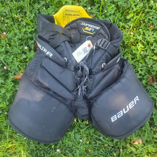 Black Junior Small Bauer S27 Hockey Goalie Pants (Used)