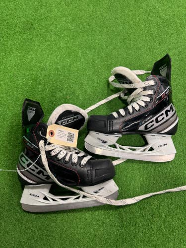 Youth CCM Jetspeed FT680 Hockey Skates Regular Width 12.5 (Used)