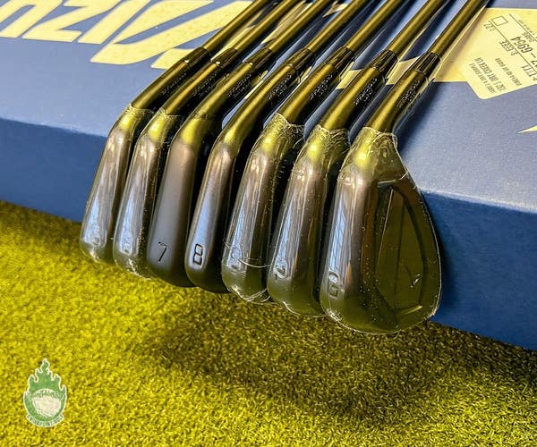 Used RH Mizuno JPX 925 Forged Black Irons 5-PW/GW DG 115g Stiff Steel Golf Set