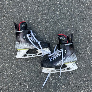 2021 Bauer Vapor Hyperlite Hockey Skates  Pro Stock 8.5 (Used)