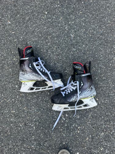 2021 Bauer Vapor Hyperlite Hockey Skates  Pro Stock 8.5 (Used)