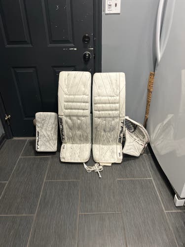 34" 2024 True 9X3 Regular Goalie Full Set Read Description…. (Used)