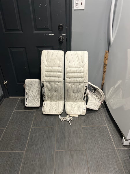 34"  2024 True 9X3 Regular Goalie Full Set Read Description…. (Used)