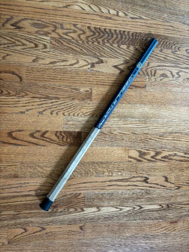 Warrior Regulator Pro Lacrosse Shaft