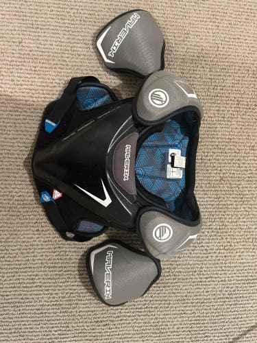 Youth Medium Maverik Charger Shoulder Pads (Used)