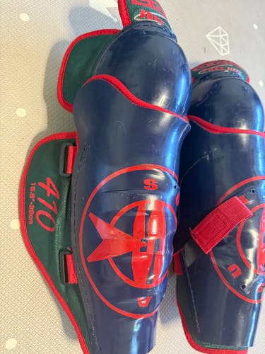 CCM 410 shin pads 15.5”