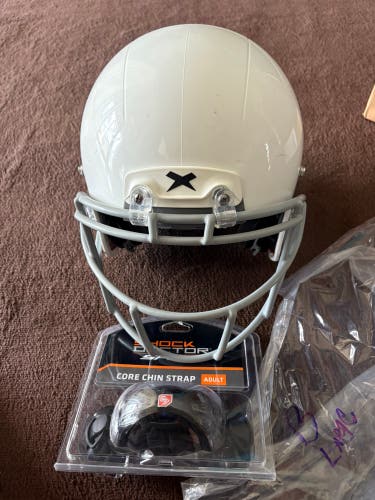New New xenith youth large football helmet - X2E+ YOUTH
