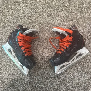 Bauer X700 Hockey Goalie Skates Regular Width Size 4 (Used)