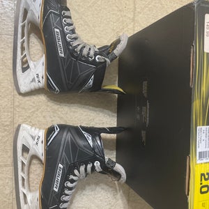 Bauer Supreme 160 Hockey Skates Regular Width  Size 2 (Used)