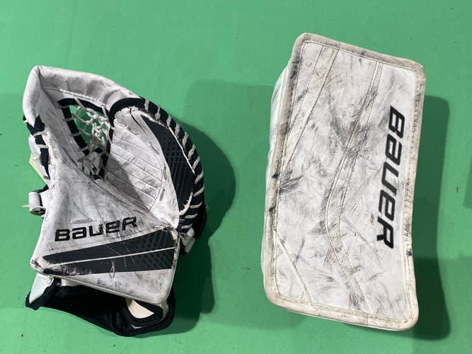 White Intermediate Bauer Vapor X700 Goalie Gloves & REACTOR 5000 Blocker Regular (Used)