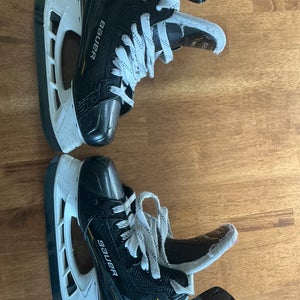 2024 Bauer Supreme M5 Pro Hockey Skates Regular Width Size 4 (Used)