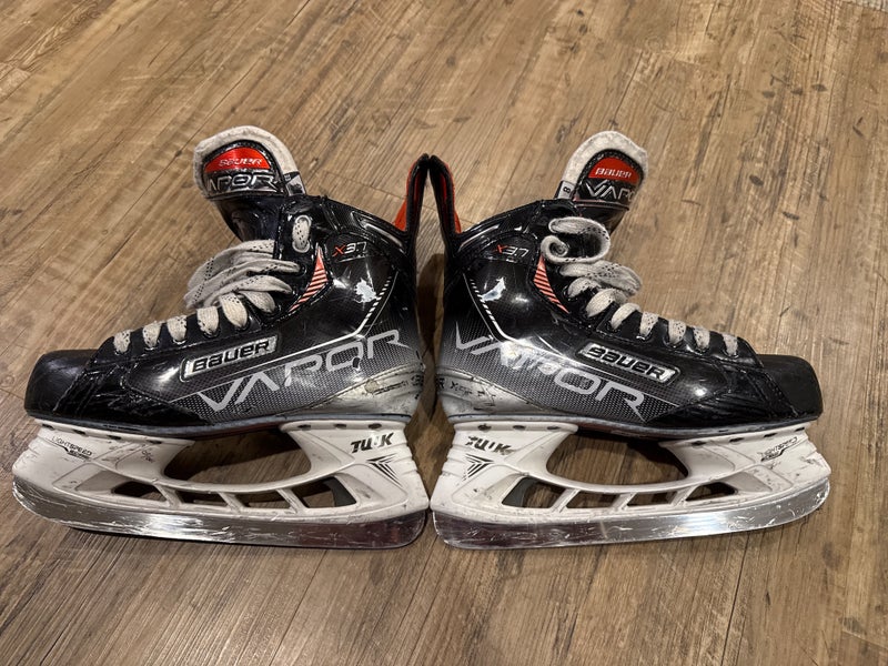 2023 Bauer Hockey Skates Regular Width  8 (Used)