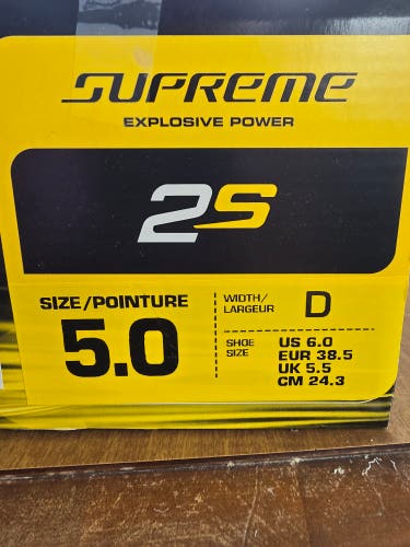 Bauer Supreme 2S Hockey Skates Regular Width Size 5 (Used)
