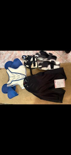Hockey equipment lot !