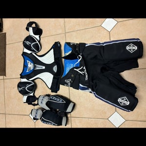 Junior large hockey equipment