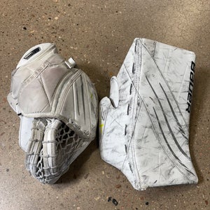 White Senior Bauer Vapor 3X Goalie Gloves & Blockers Regular (Used)