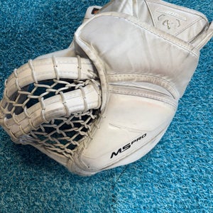 White Senior Bauer M5 Pro Goalie Glove Regular (Used)