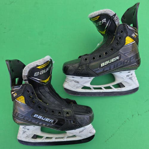 Junior Bauer Supreme 3S Pro Hockey Skates Regular Width Size 1.5