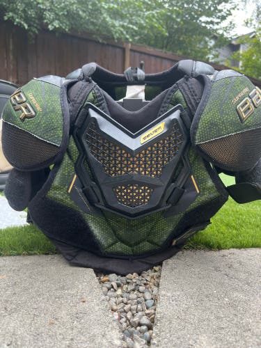 Bauer Supreme Shoulder pads
