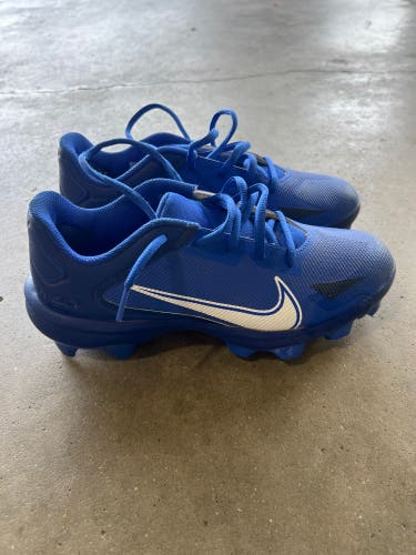 Blue Kid's 6y Nike Low Top Trout Molded Cleats (Used)