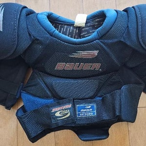 Senior Bauer Supreme 3000 Shoulder Pads Senior Medium/Large (Used)