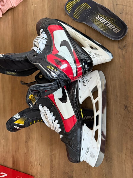 Bauer Supreme UltraSonic Hockey Skates  8.5 (Used)
