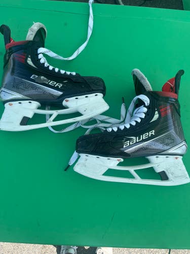Senior Bauer Vapor X5 Pro Hockey Skates 7 (Used)