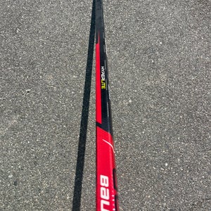 Senior Bauer Vapor Hyperlite Hockey Stick Right Handed