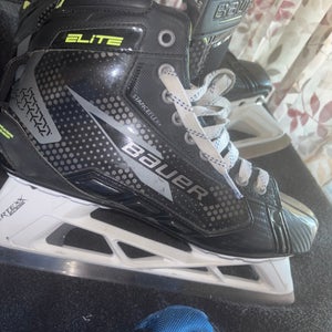 Bauer Elite Hockey Goalie Skates 9.5 (Used)