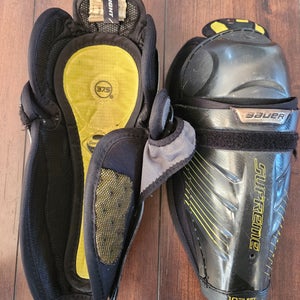 Youth Bauer Supreme 1S 10" Shin Pads (Used)