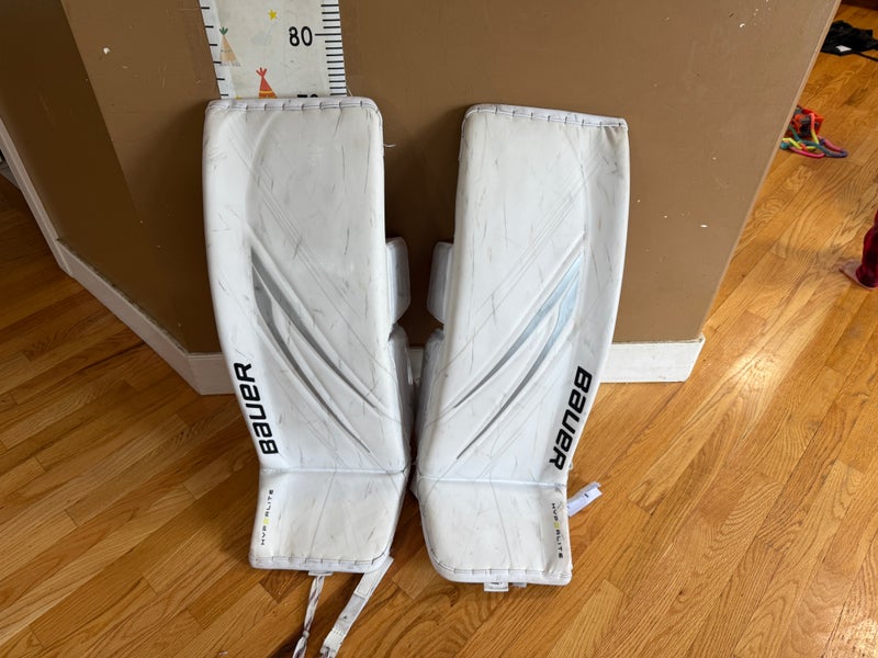 Large  2024 Bauer Hyperlite 2 Goalie Leg Pads  (Used)