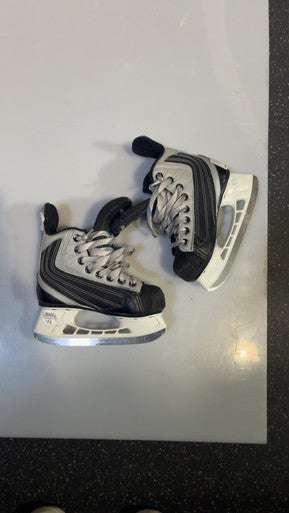 Nike Used Youth Size 12 Hockey Skates