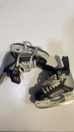 Easton Used Junior Size 1 Hockey Skates