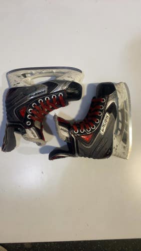 Bauer (Used) Intermediate Junior Size 1.5 Hockey Skates